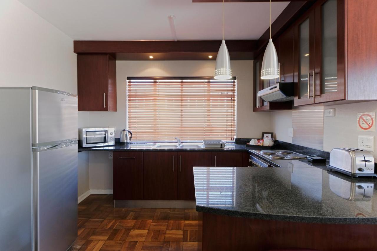 10 On Cape Self Catering Apartments Порт Елизабет Екстериор снимка