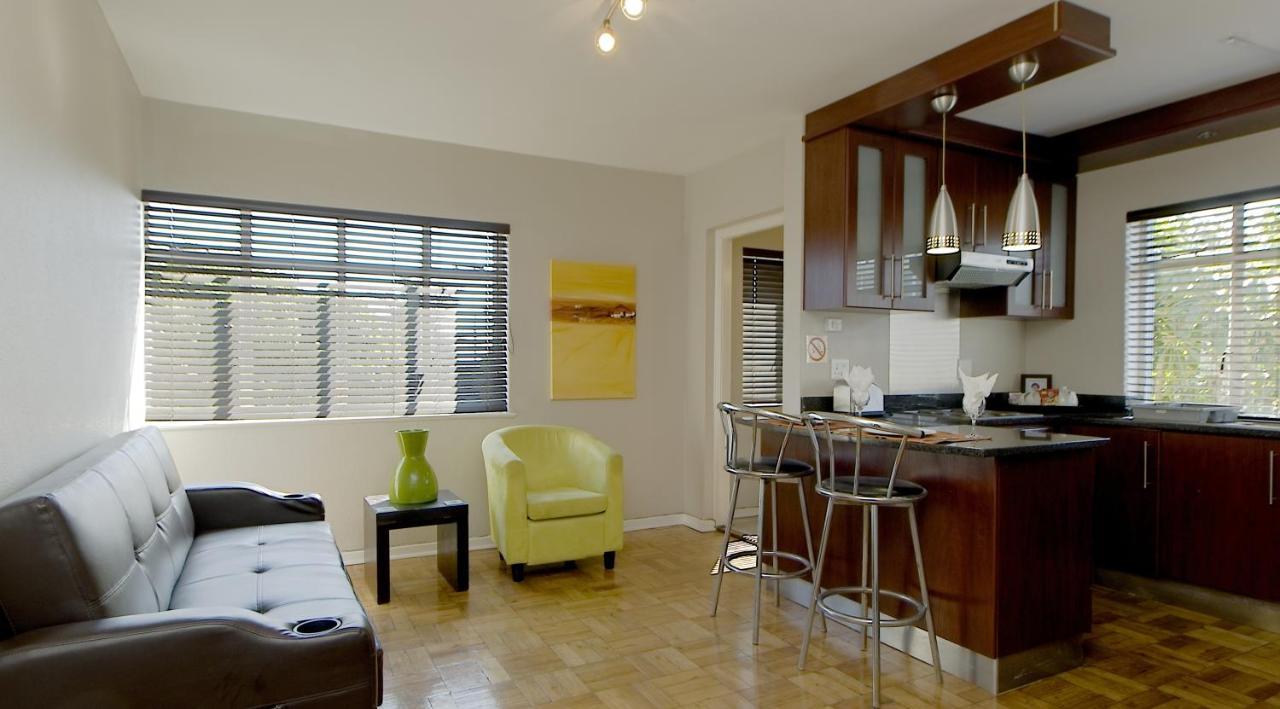 10 On Cape Self Catering Apartments Порт Елизабет Екстериор снимка