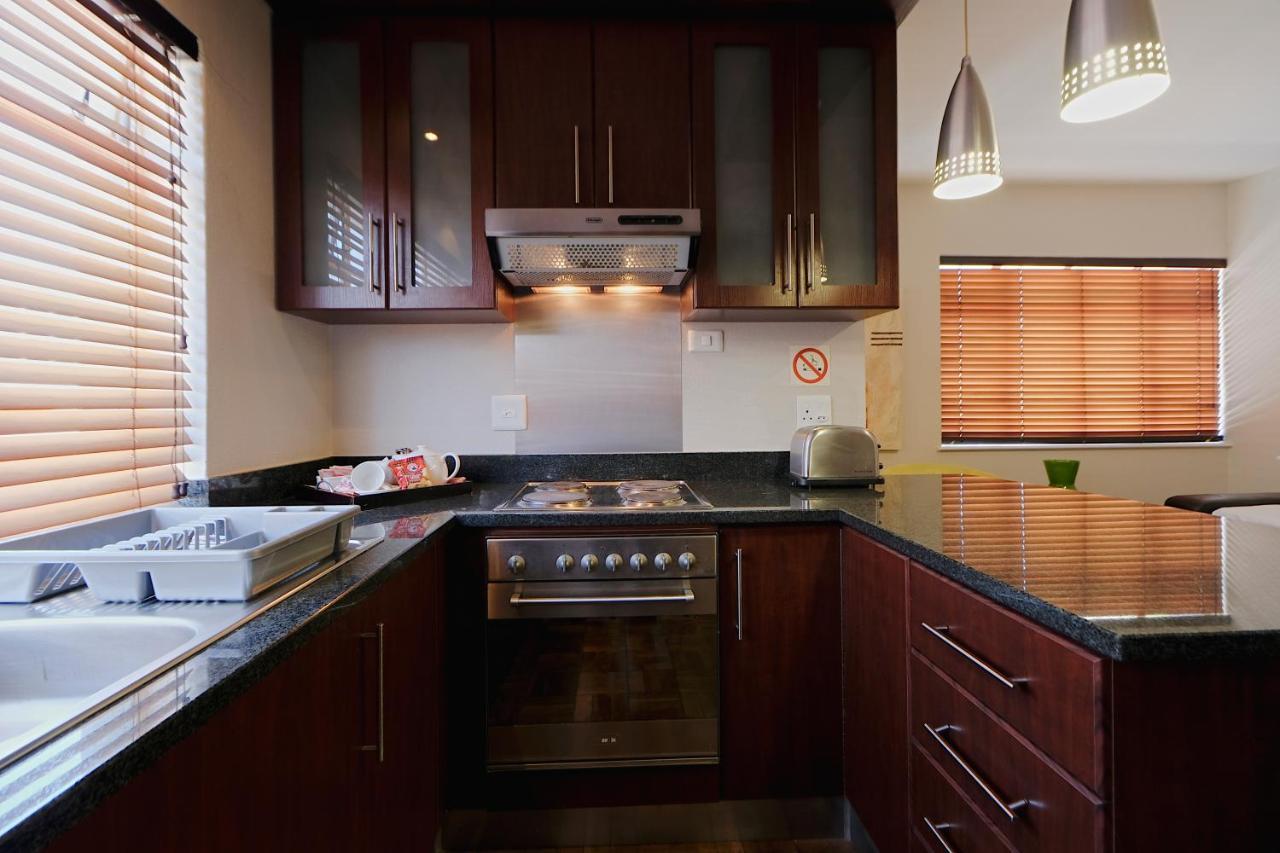 10 On Cape Self Catering Apartments Порт Елизабет Екстериор снимка