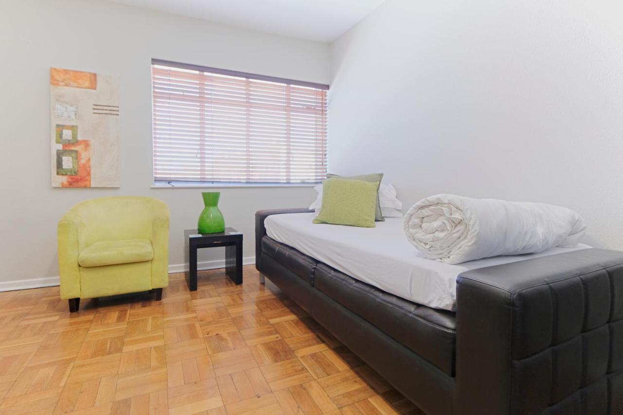 10 On Cape Self Catering Apartments Порт Елизабет Екстериор снимка