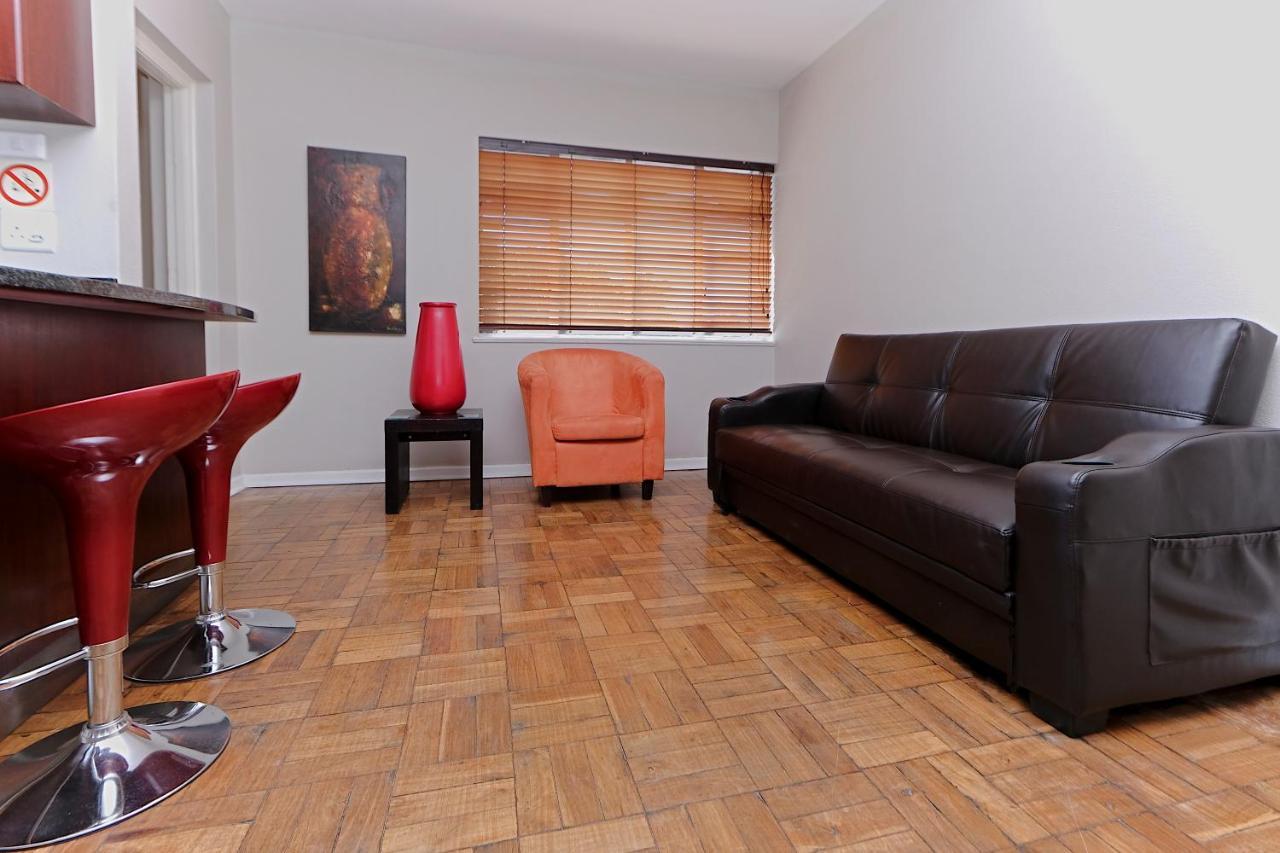 10 On Cape Self Catering Apartments Порт Елизабет Екстериор снимка