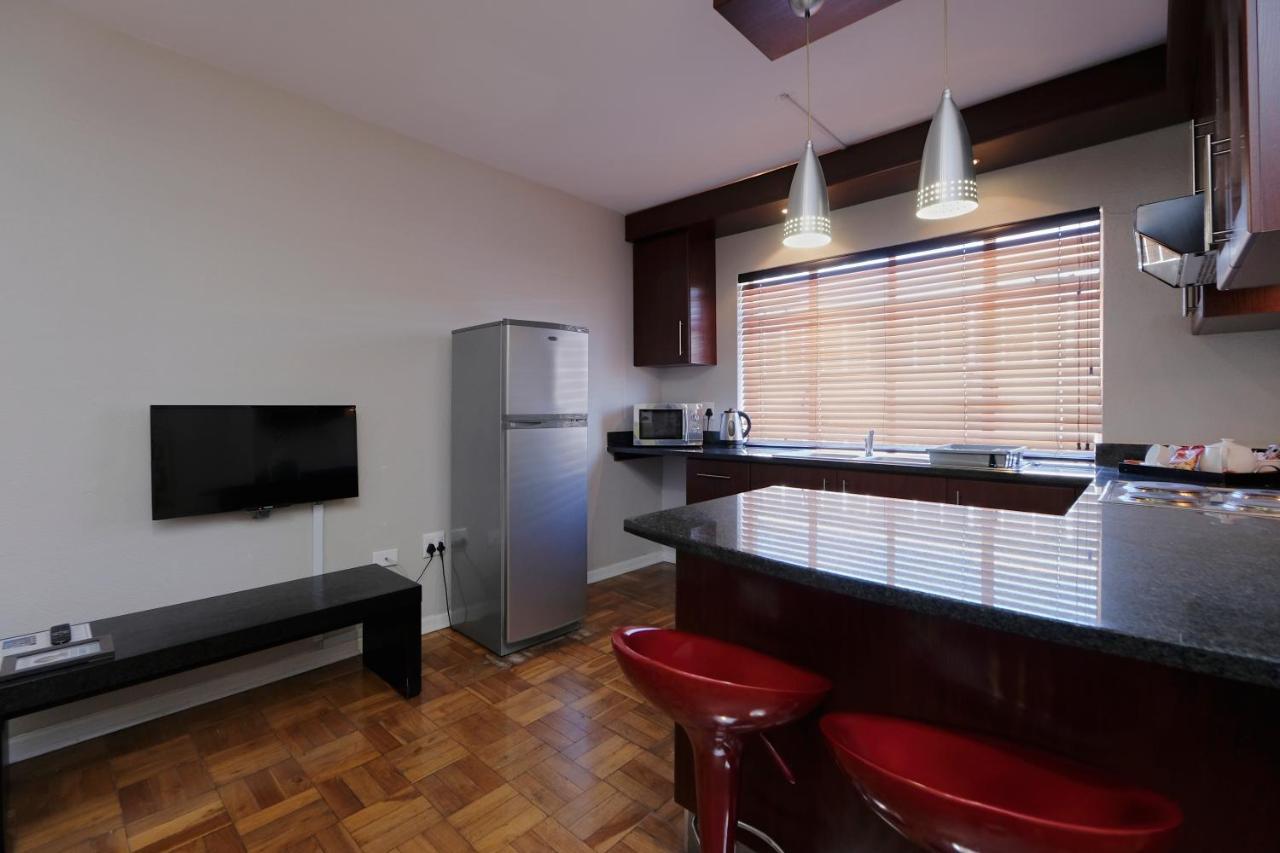 10 On Cape Self Catering Apartments Порт Елизабет Екстериор снимка